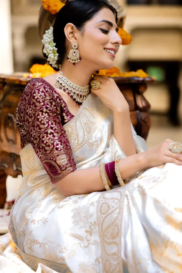 White_Banarasi_Silk_Traditional_Wear_Saree