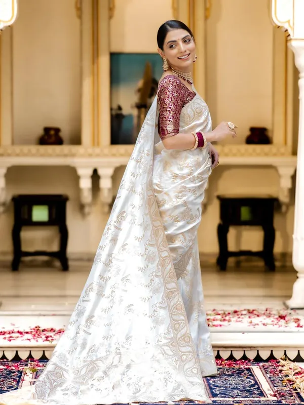 White_Banarasi_Silk_Traditional_Wear_Saree