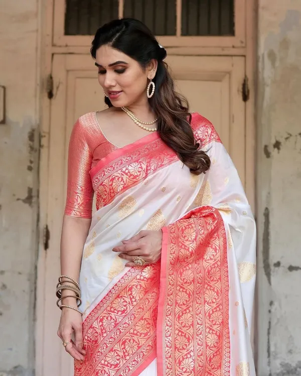 White_Banarasi_Silk_Traditional_Wear_Saree