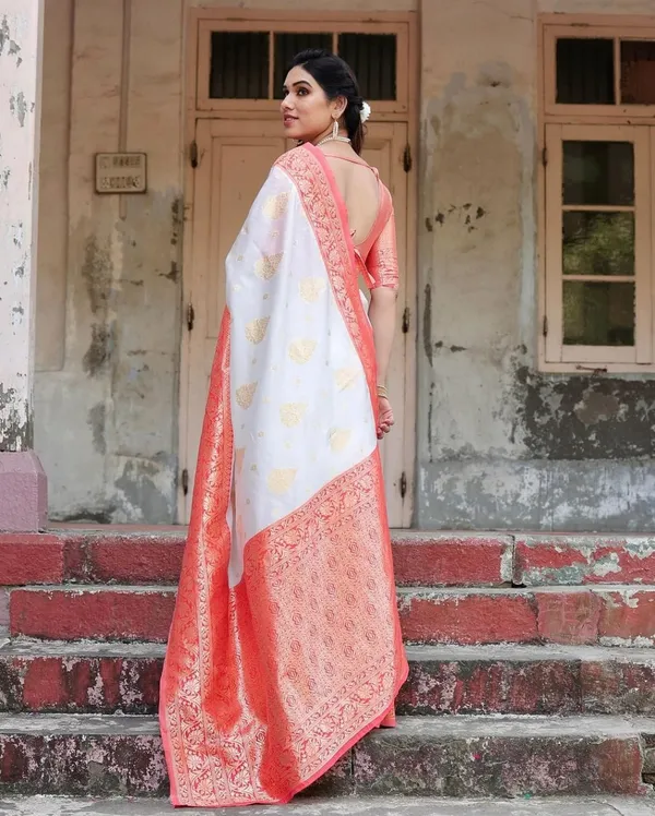 White_Banarasi_Silk_Traditional_Wear_Saree