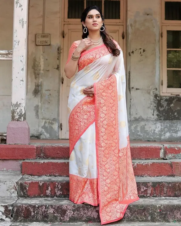 White_Banarasi_Silk_Traditional_Wear_Saree