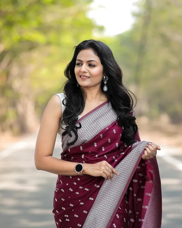 Wine_Banarasi_Silk_Traditional_Wear_Saree