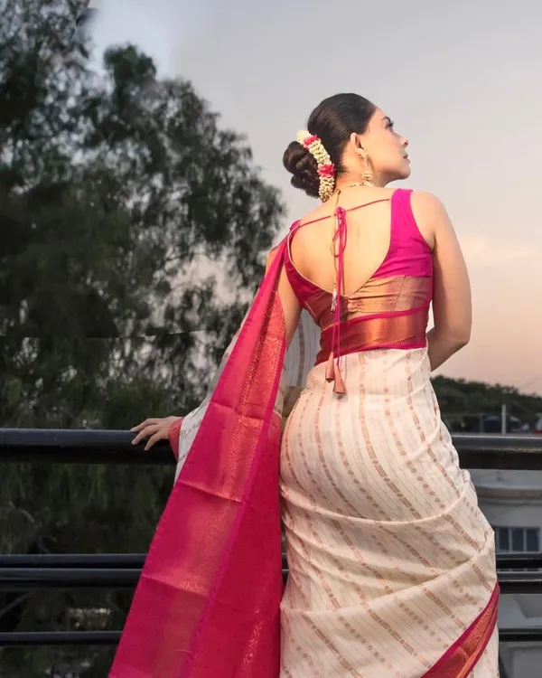 Pink_&_Peach_Banarasi_Silk_Traditional_Wear_Saree