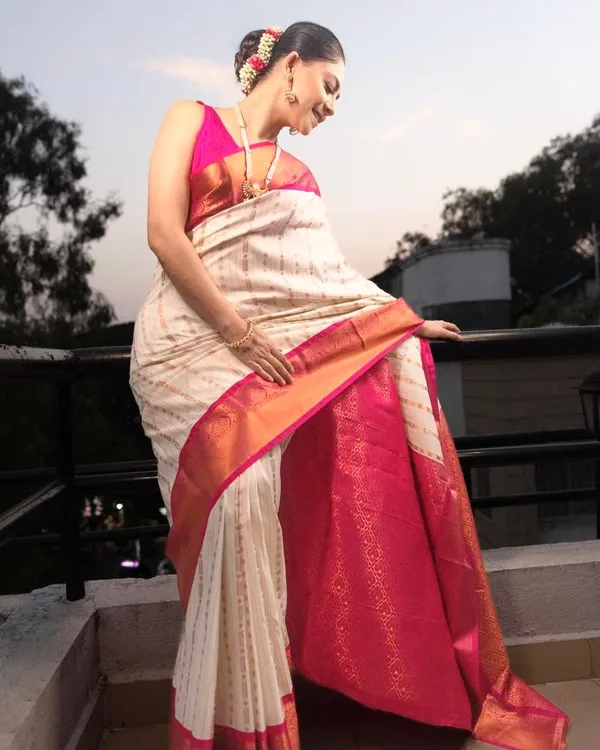 Pink_&_Peach_Banarasi_Silk_Traditional_Wear_Saree