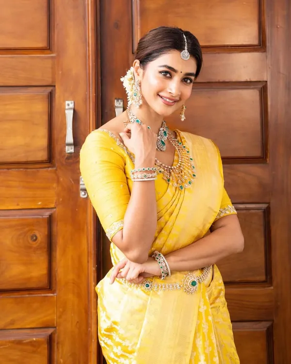 Yellow_Banarasi_Silk_Traditional_Wear_Saree