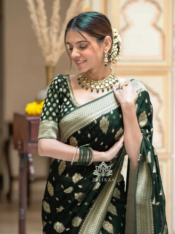 Green_Banarasi_Silk_Traditional_Wear_Saree