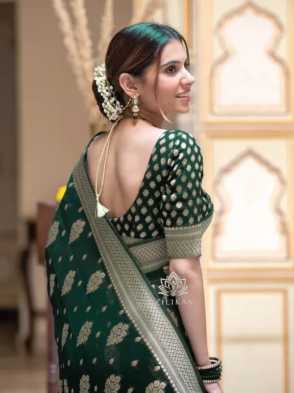 Green_Banarasi_Silk_Traditional_Wear_Saree