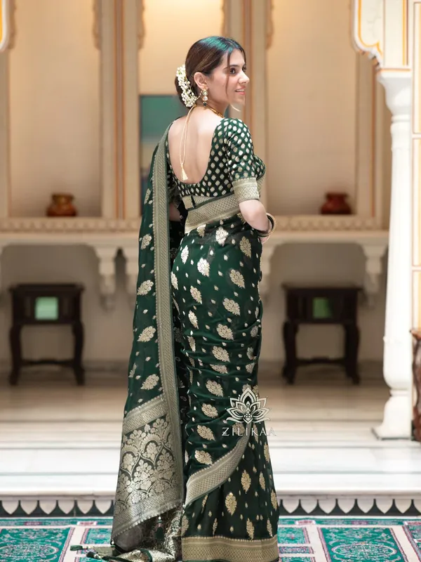 Green_Banarasi_Silk_Traditional_Wear_Saree