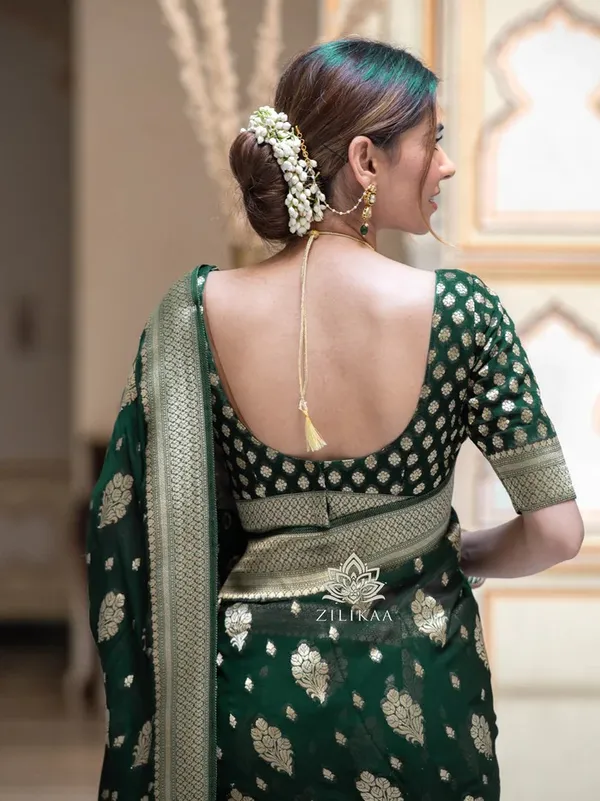 Green_Banarasi_Silk_Traditional_Wear_Saree