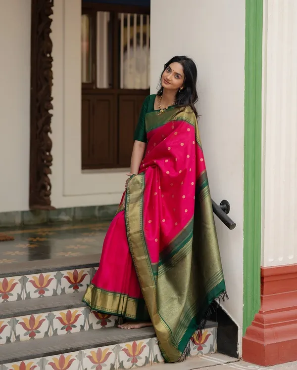 Red_Banarasi_Silk_Traditional_Wear_Saree