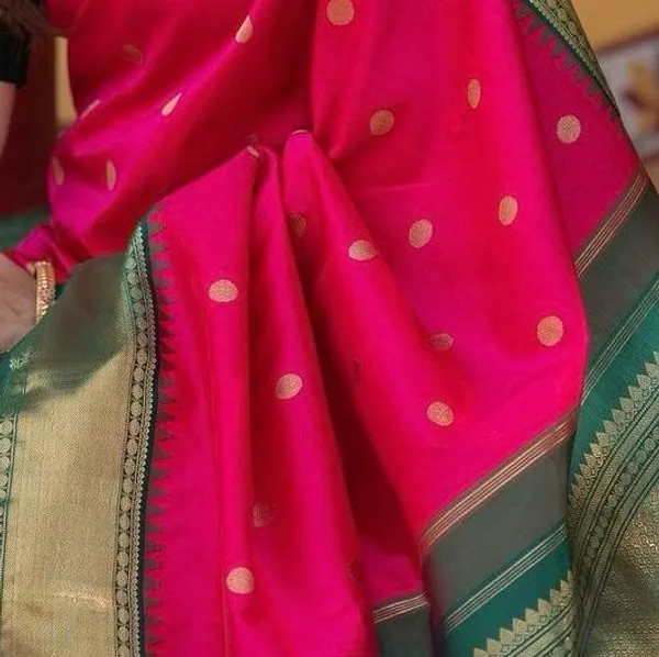 Red_Banarasi_Silk_Traditional_Wear_Saree