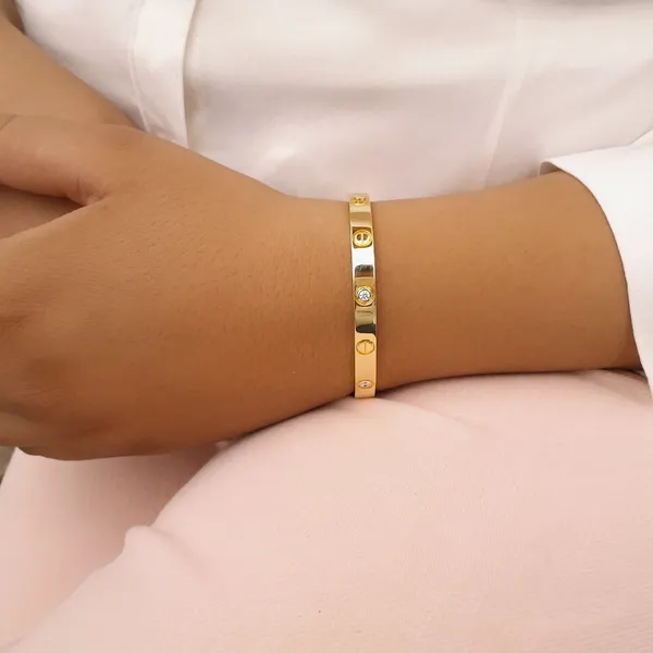 Gold_Round_Kada_Diamond