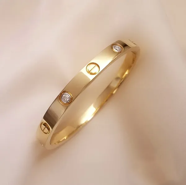 Gold_Round_Kada_Diamond