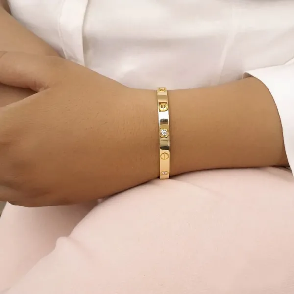 Gold_Round_Kada_Diamond