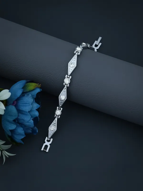 Silver_Curkut_Bracelet_Stone_Studded_for_Women_and_Girls.