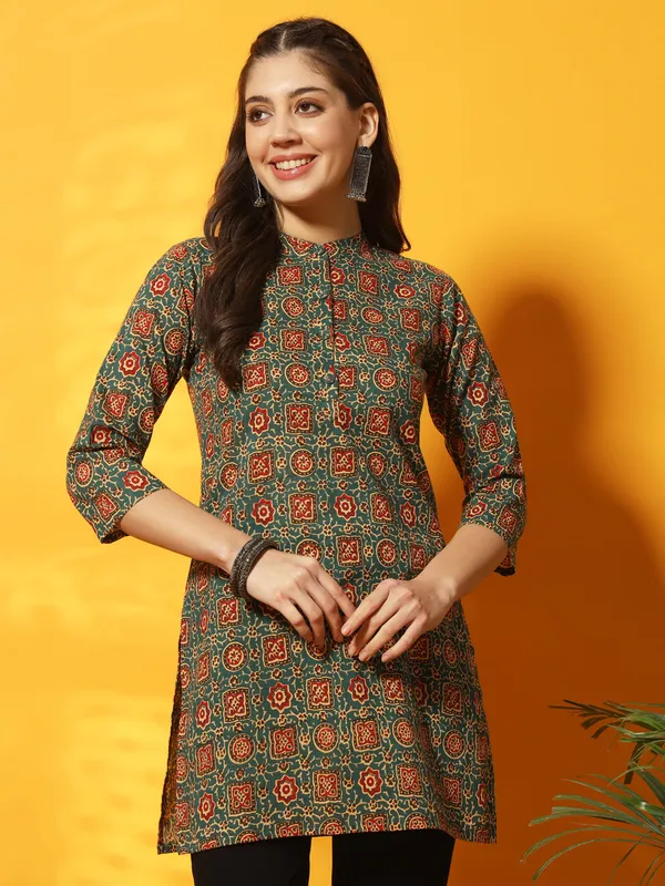 Pine_Green_and_Maroon_Ajarakh_Printed_Tunic