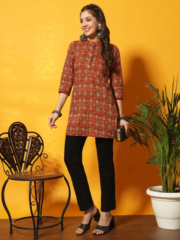 Maroon_and_Black_Ajarakh_Printed_Tunic