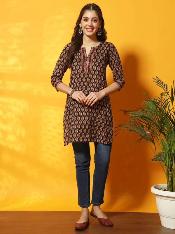 Black_and_Multi_Floral_Bagru_Printed_Tunic