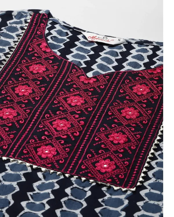 Blue_Ethnic_Printed_Embroidered_Straight_Kurta