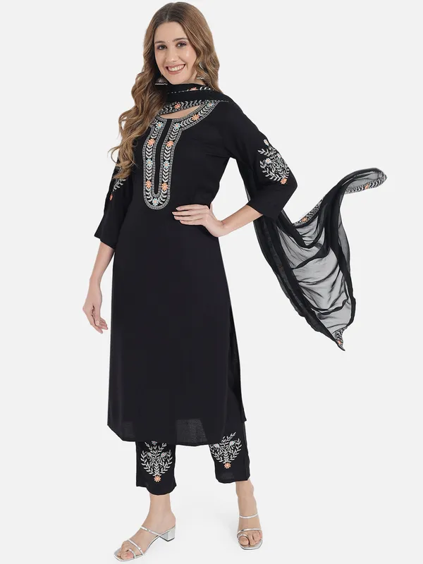 Black_Embroidered_Kurta_With_Pants_&_Dupatta_Set