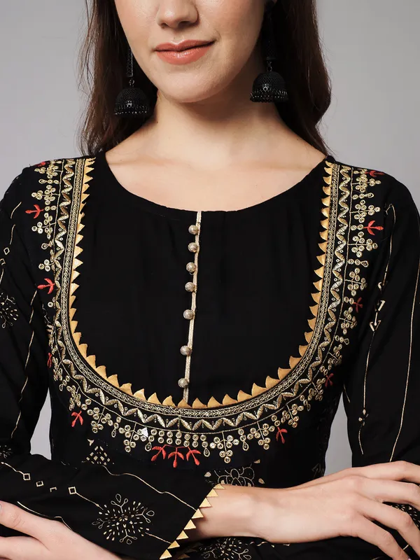 Black_Embroidered_Ethnic_Gold_Printed_Maxi_A