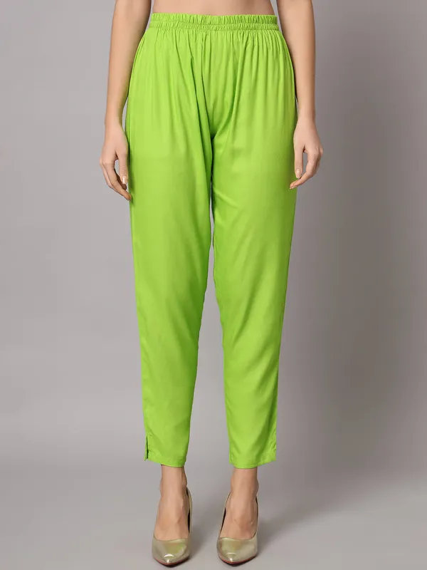 Fluorescent_Green_and_Red_Kurta_Pants_Set_with_Dupatta
