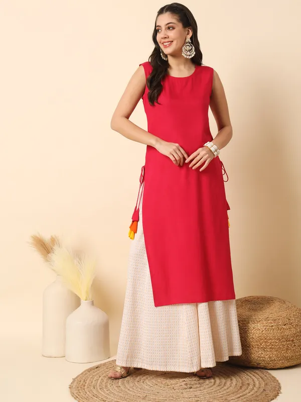 Magenta_Pink_Solid_Straight_Sleeveless_Kurta