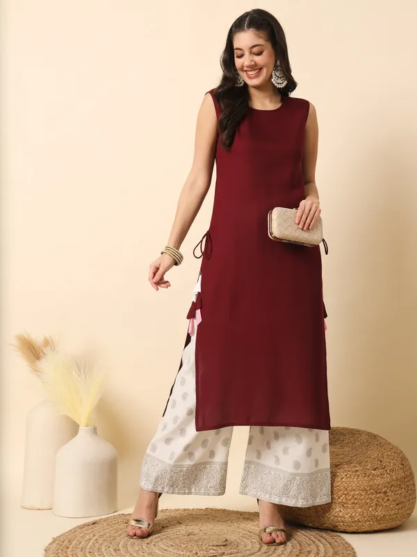 Wine_Solid_Straight_Sleeveless_Kurta