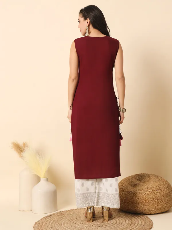 Wine_Solid_Straight_Sleeveless_Kurta