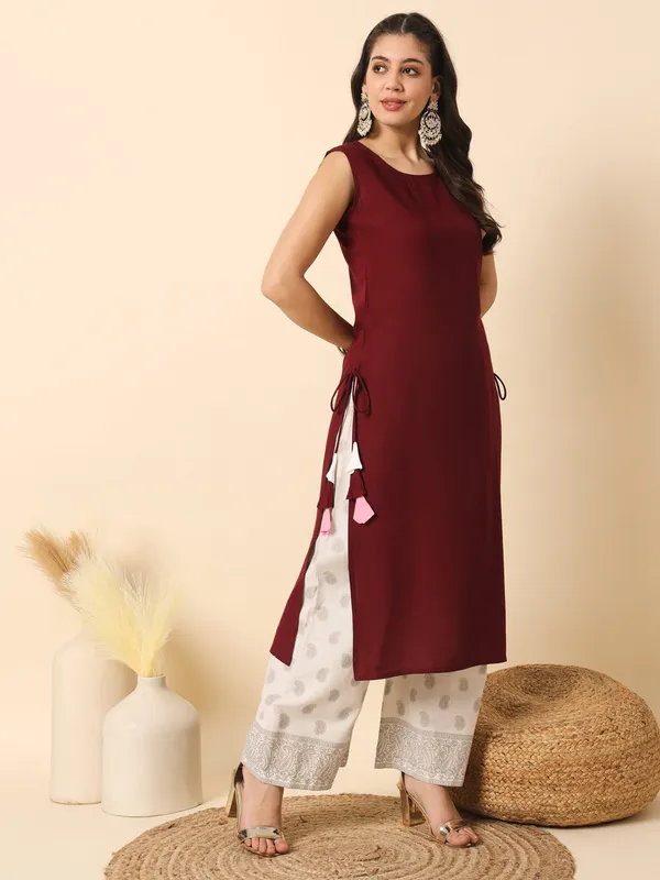 Wine_Solid_Straight_Sleeveless_Kurta
