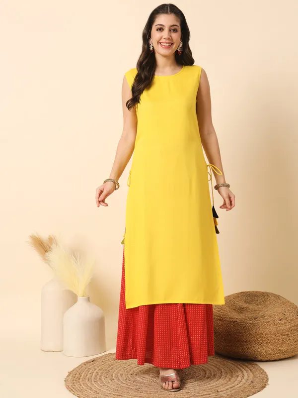 Lemon_Yellow_Solid_Straight_Sleeveless_Kurta