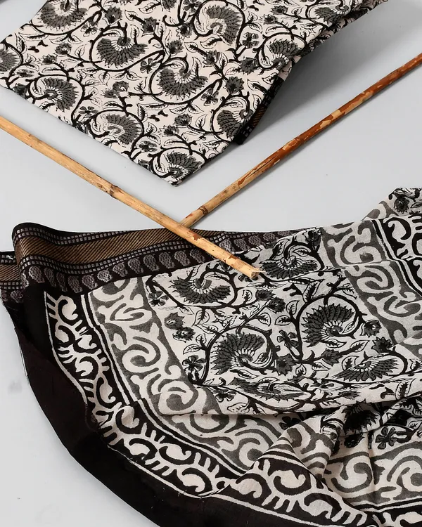 Hand_Block_Print_Pure_Cotton_Suit_with_Mulmul_Dupatta