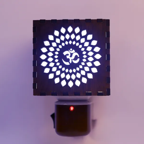 OM_Acrylic_3D_Illusion_RGB__Colour_Changing_LED_Plug_and_Play_Night_Lamp__(10_cm,_D0163-OM)