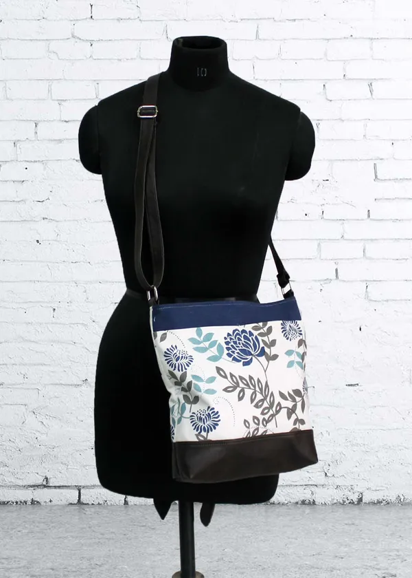 Pack_of_1_Piece_Cotton_Blue_Big_Flower_Printed_Hand_Bag_for_Girl,_Boy,_Men_and_Women