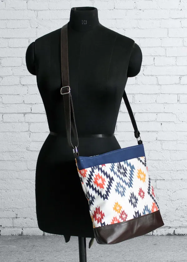 Pack_of_1_Piece_Cotton_Multi_Ikat_Printed_Hand_Bag_for_Girl,_Boy,_Men_and_Women