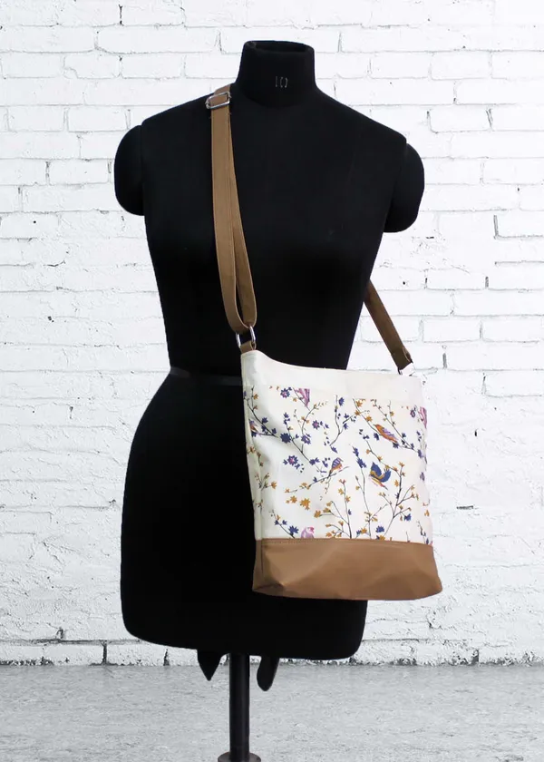 Pack_of_1_Piece_Cotton_Cream_Multi_Bird_Printed_Cream_Hand_Bag_for_Girl,_Boy,_Men_and_Women