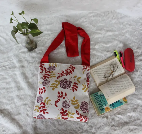 Pack_of_1_Piece_Cotton_Red_Big_Leaf_Printed_Collection_Crossbody_Messenger_Bag_for_Women,_Men,_Girl_&_Boy