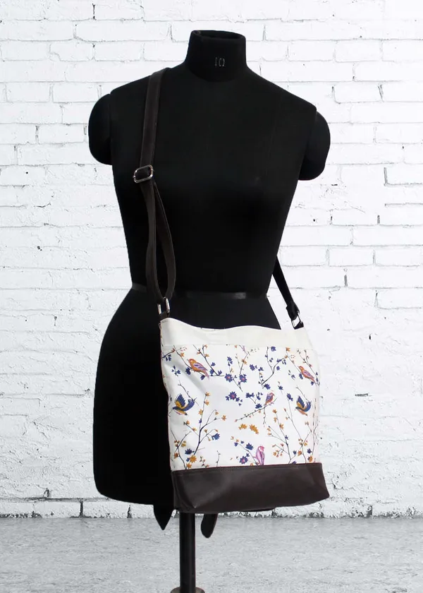 Pack_of_1_Piece_Cotton_Beige_Multi_Bird_Printed_Cream_Hand_Bag_for_Girl,_Boy,_Men_and_Women