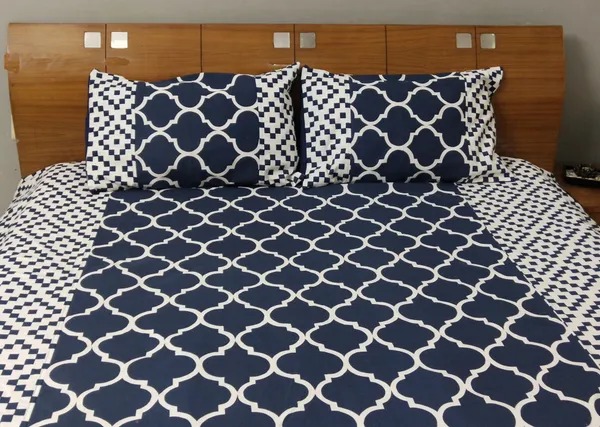 Pack_of_3_Pieces_Cotton_Blue_Ogee_Chevron_Printed_Bedsheet_With_Pillow_Cover_for_Bedroom,_Guest_Room,_Kids_Room