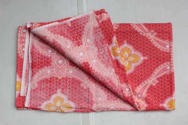 Pack_of_3_Pieces_Cotton_Red_Floral_Printed_Double_Bedsheet_With_Pillow_Covers_for_Bedroom,_Guest_Room,_Kids_Room
