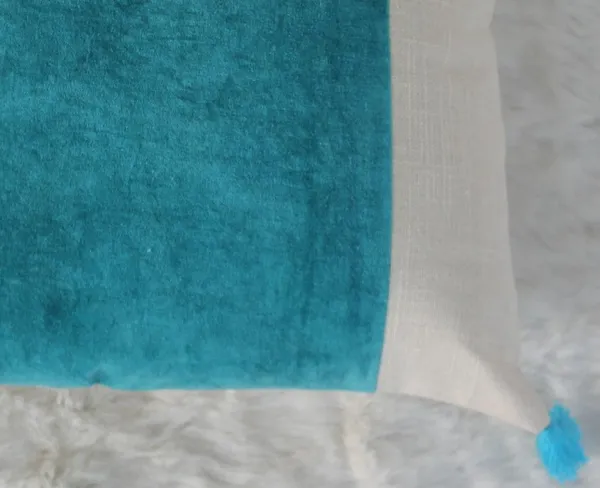 Pack_of_2_Pieces_Cotton_Turquoise_Paradise_Velvet_With_Tassel_Collection_Cushion_and_Pillow_Cover_for_Living_Room_and_Bedroom