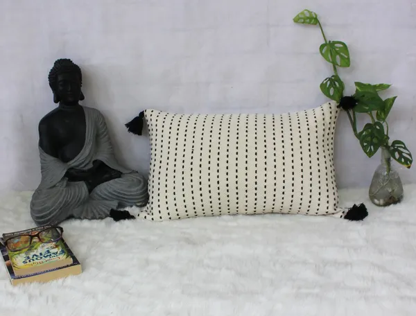 Pack_of_2_Pieces_Cotton_Cream_Boho_Stripe_Tassel_Collection_Cushion_and_Pillow_Cover_for_Living_Room_and_Bedroom