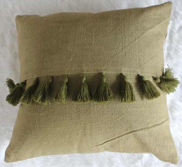 Pack_of_2_Pieces_Cotton_Green_Merit_Cotton_Tassel_Collection_Cushion_and_Pillow_Cover_for_Living_Room_and_Bedroom