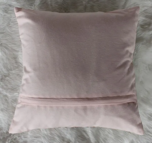 Pack_of_2_Pieces_Cotton_Pink_Mesh_Jacquard_Collection_Cushion_Cover_for_Living_Room_and_Bedroom