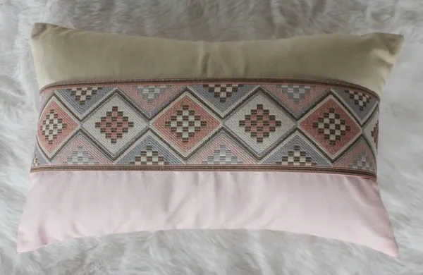 Pack_of_2_Pieces_Cotton_Pink_Mesh_Jacquard_Collection_Cushion_Cover_for_Living_Room_and_Bedroom