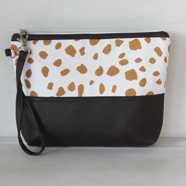 Pack_of_1_Piece_Cotton_Beige_Doffy_Dots_Collection_Printed_Multi_Utility_Pouch_for_Travel_and_Storage