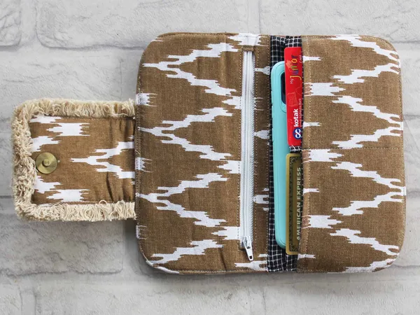 Pack_of_1_Piece_Cotton_Brown_Waggle_Printed_Wallet_Collection_for_Girls_&_Women