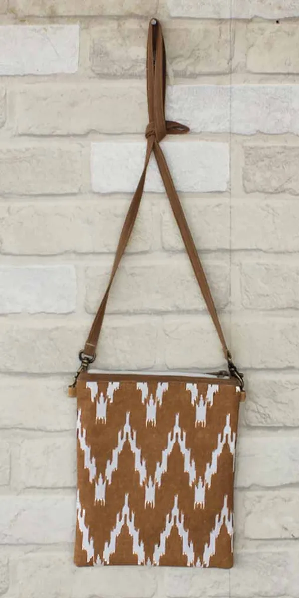 Pack_of_1_Piece_Cotton_Brown_Waggle_Printed_Collection_Crossbody_Sling_for_Women_&_Girl
