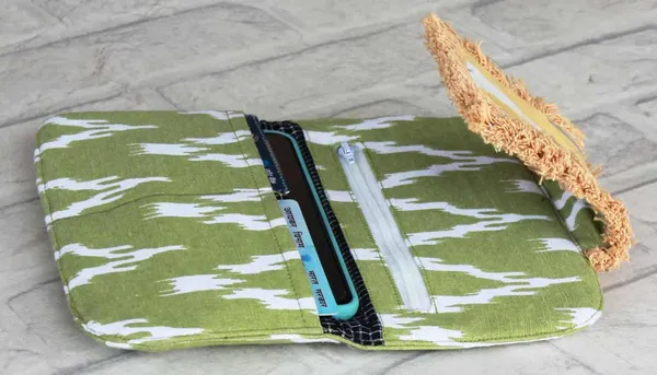Pack_of_1_Piece_Cotton_Green_Waggle_Printed_Wallet_Collection_for_Girls_&_Women