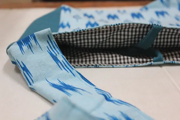 Pack_of_1_Piece_Cotton_Blue_W-Ikat_Printed_Collection_Crossbody_Messenger_Bag_for_Women,_Men,_Girl_&_Boy